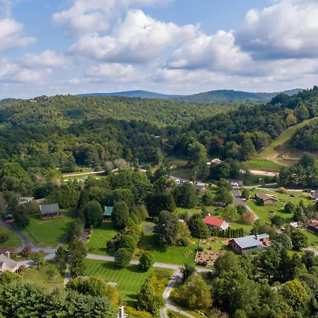 Horse Valley Lodge